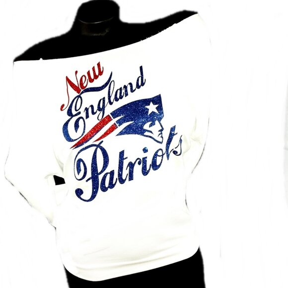 New England Patriots White Sweatshirt with Shiny lettering! - Picture 2 of 6